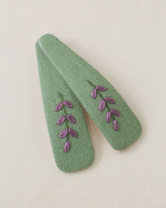 PRESILHA DE CABELO BORDADA À MÃO NO LINHO MISTO LAVANDA (PAR) - comprar online