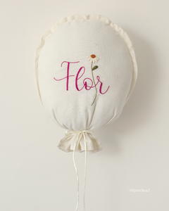 BALÃO DECORATIVO BORDADO À MÃO PERSONALIZADO COM NOME - comprar online