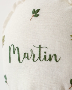 Imagem do BALÃO DECORATIVO BORDADO À MÃO PERSONALIZADO COM NOME (FOLHAGENS)