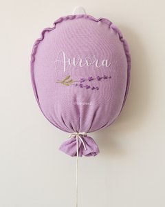 BALÃO DECORATIVO BORDADO À MÃO PERSONALIZADO COM NOME (LAVANDA)