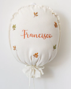 BALÃO DECORATIVO BORDADO À MÃO PERSONALIZADO COM NOME (FOLHAGENS + TONS TERROSOS)