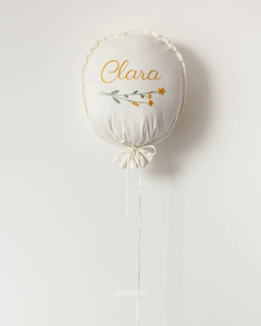BALÃO PORTA MATERNIDADE BORDADO À MÃO PERSONALIZADO COM NOME