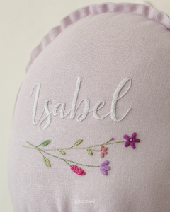 BALÃO PORTA MATERNIDADE BORDADO À MÃO PERSONALIZADO COM NOME (RAMINHO DE FLORES) LILÁS - comprar online