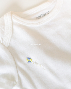 BODY DA CARTER'S BORDADO À MÃO | PIPAS - comprar online