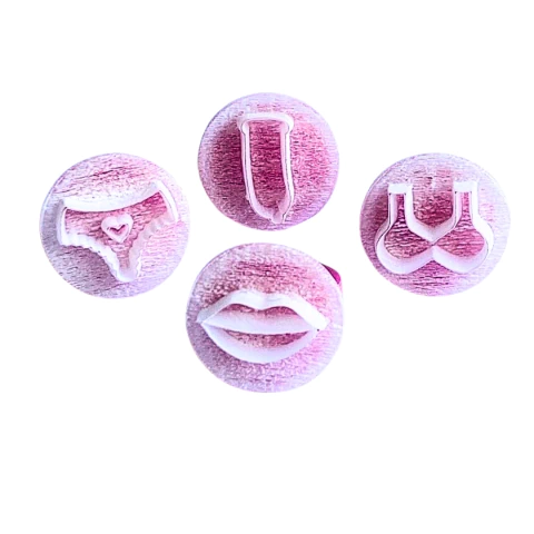 MB40 Kit com 4 marcadores de brigadeiro em acrílico Lingerie / Namorados confeitaria biscuit sabonete