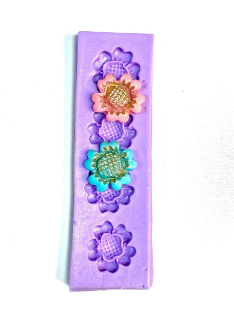 F1124 MOLDE DE SILICONE MARGARIDAS CONFEITARIA BISCUIT