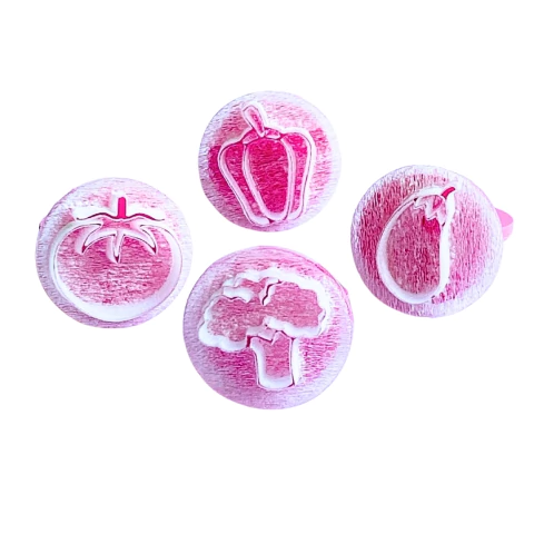 MB11 Kit com 4 marcadores de brigadeiro em acrílico Legumes confeitaria biscuit sabonete