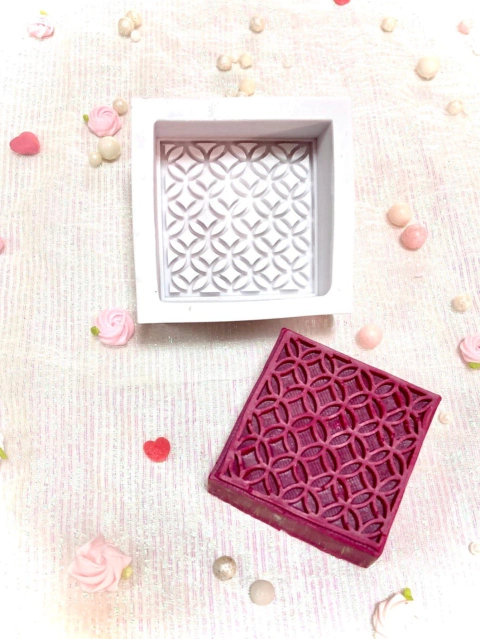 SB14 MOLDE DE SILICONE SABONETE VELA ARABESCO QUADRADO