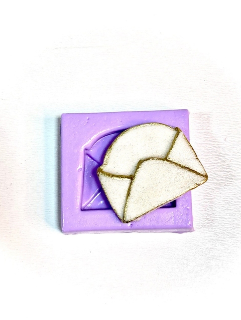 F1090 MOLDE DE SILICONE CARTA CONFEITARIA BISCUIT