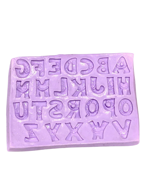 F1613 MOLDE DE SILICONE ALFABETO ANIMADO CONFEITARIA BISCUIT
