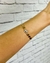 Pulseira de Elos de Chapinha Redonda e Ponto de Luz de Zircônia Folheado a Ouro 18k - comprar online