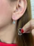Brinco de Argolinha Click com Pontos de Zircônias Coloridas Folheado a Prata 925