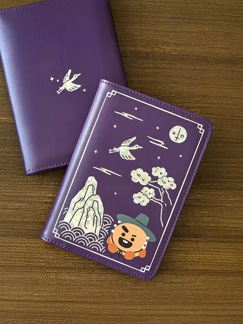 [BTS ] BT21 SHOOKY Premium K Edition Mother-of-pearl Graphic Passport Case (CAPA PARA PASSAPORTE) - comprar online