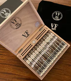 VegaFina 1998 25 Aniversario - Cum Laude Caja x25