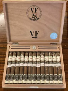 VegaFina 1998 25 Aniversario - Cum Laude Caja x25 - comprar online