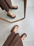 Imagem do Flat Moss marrom