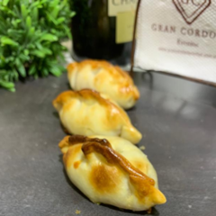 Empanaditas de choclo por 6 unidades. - Gran Cordoba Eventos