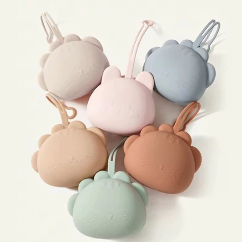 Estuche Porta Chupete De Silicona Bebe Ajustable Portatil - comprar online