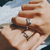 Anillo De Acero Inoxidable Pareja Abrazo Ajustable Plateado - Goods Trade