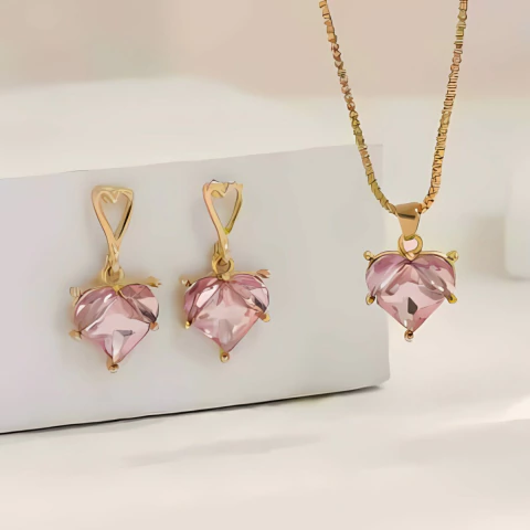 Set Collar Y Aros Delicados Con Dije De Corazón En Cristal