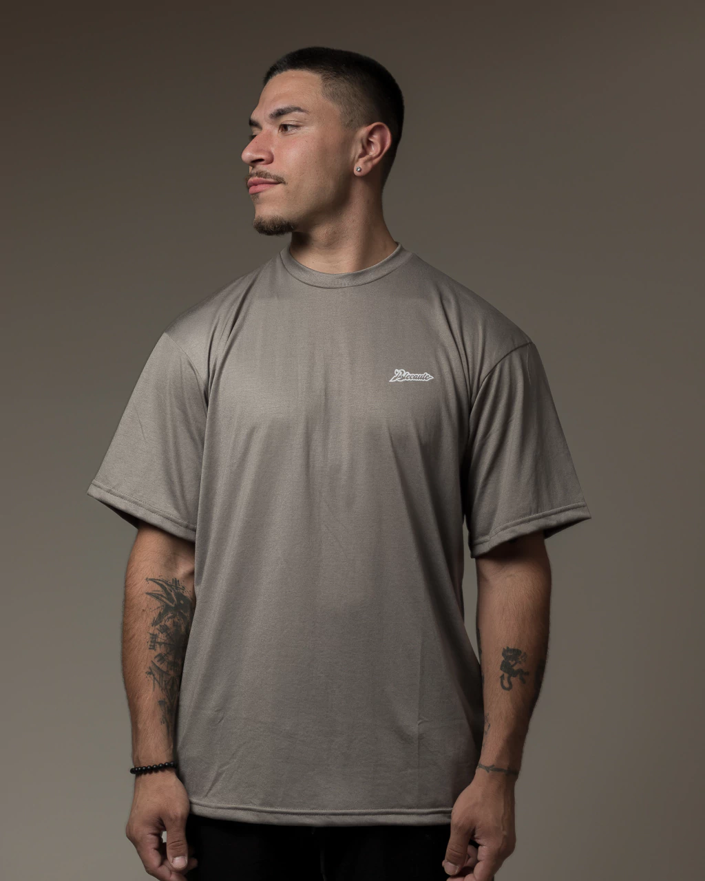 CAMISETA NEST PANOS BLECAUTE CINZA/BCO - NPBL002