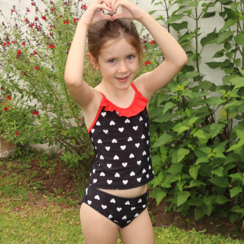 Tanquini Corazon fondo Negro (talle 4 y 6)