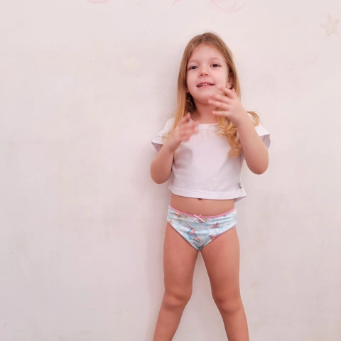 Bombacha Mariposas Celeste (talle 2, talle 4 y talle 8)