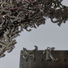 10 Dijes de Metal Letra K - comprar online