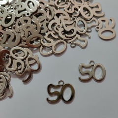 5 Dijes de Metal N°50