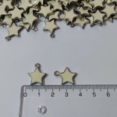 10 Estrellas Dijes de Metal Esmaltadas - Entre Hilos y Cuentas