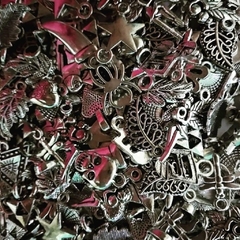25gr Dijes de Metal Surtidos