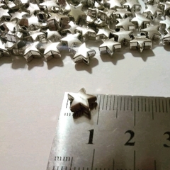 10 Dijes de Metal Pasantes Estrellas - comprar online