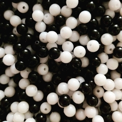 Cuentas Plásticas Surtidas 8mm B/N - comprar online