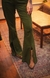 Calça Flare Jade Verde com fenda na internet