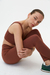 TOP ONE-SHOULDER / MARRON TERRA - comprar online