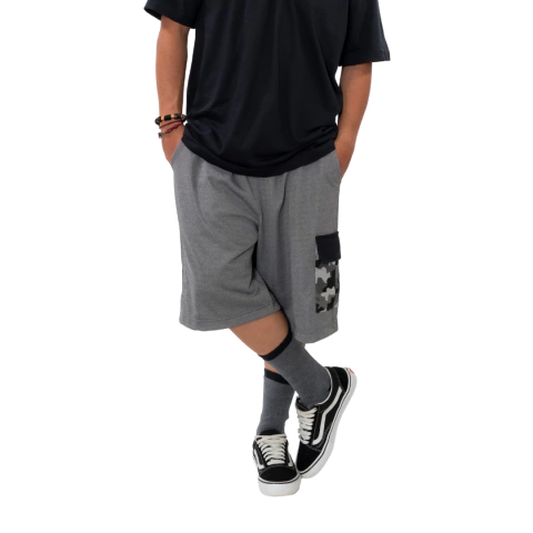 Bermuda com bolso lateral camuflado