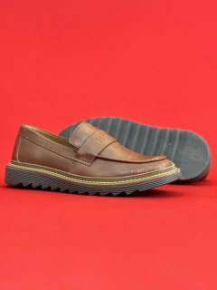 Hugo boss tenis social marrom sola preta sem cadarço couro nacional premium - comprar online