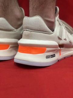 New Balance 997 Bege na internet