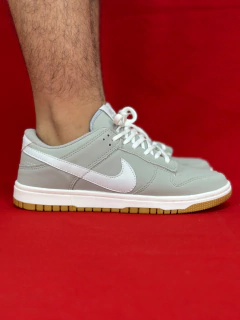 Nike dunk cinza branco sola marrom nacional