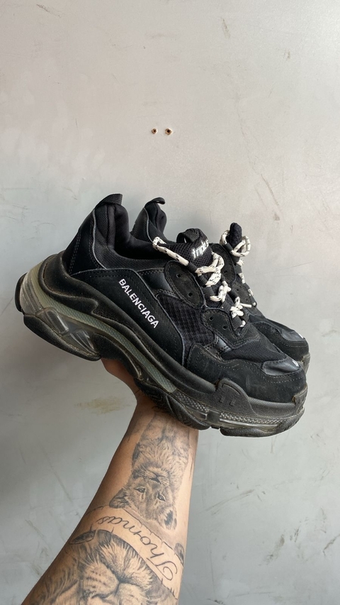 Balencuaga Triple S - Número 38 - Com Poeira - comprar online