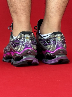 Mizuno prophecy 1 cinza escuro logo prata sola roxa importado premium na internet