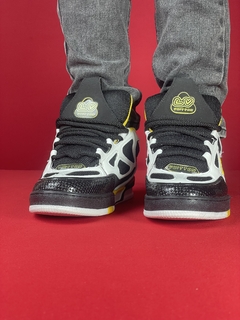Louis vuitton skate preto/amarelo/branco importado - (cópia) na internet