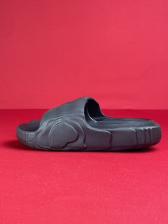 Chinelo slide nuvem yeezy preto 2.0 - comprar online