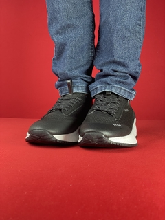 Hugo boss titanium preto branco na internet
