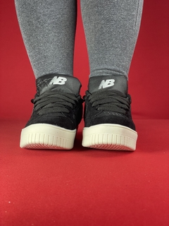 New Balance preto sola branco na internet