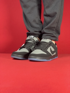 Nike dunk low preto cinza sola azul na internet