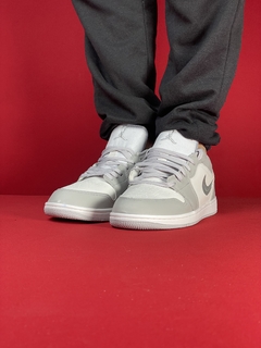 Nike dunk Jordan low 1 branco,cinza na internet