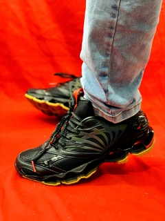 Mizuno Futur na internet