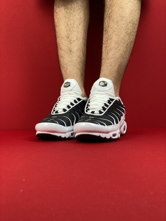 Nike branco e preto Tn Plus Importado - comprar online