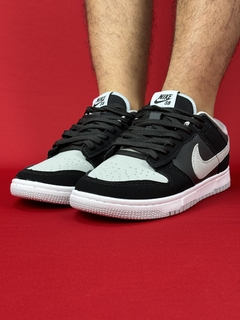 Nike dunk low preto e branco de camurça nacional s - comprar online